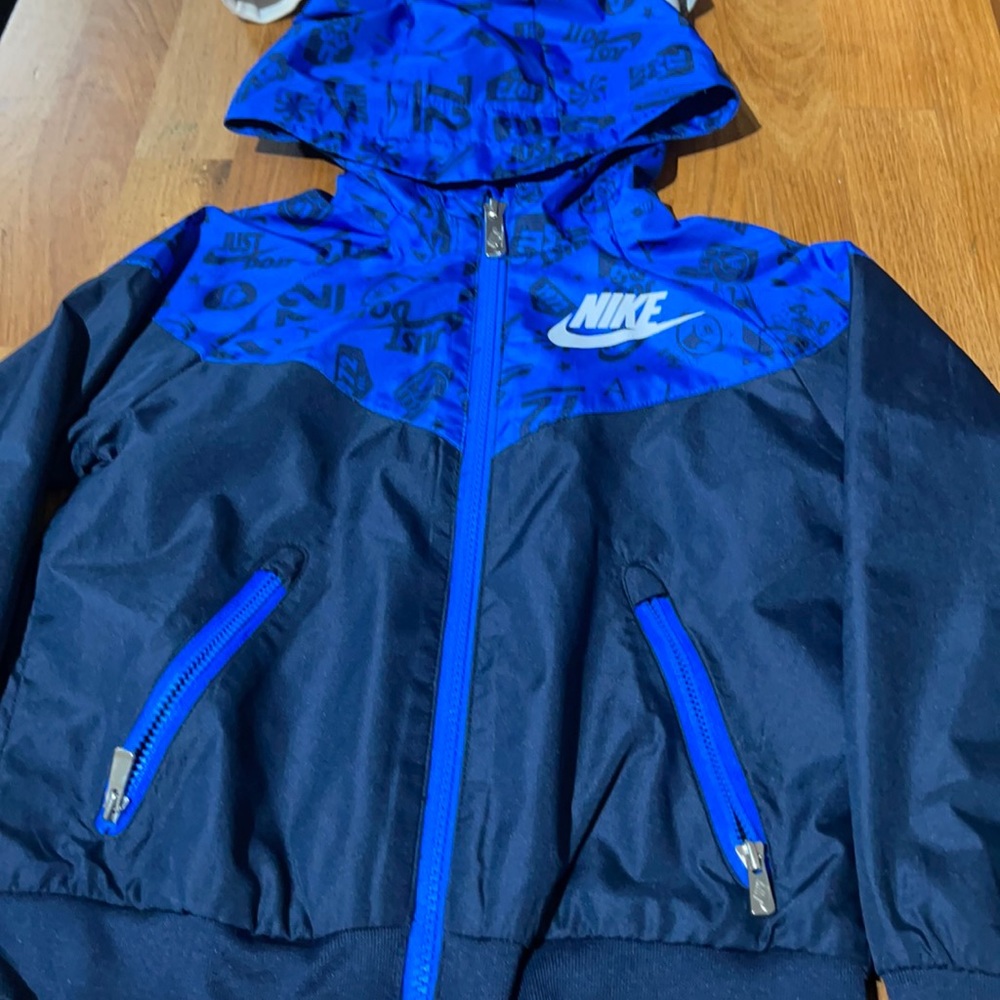 Nike boys windbreaker small 5